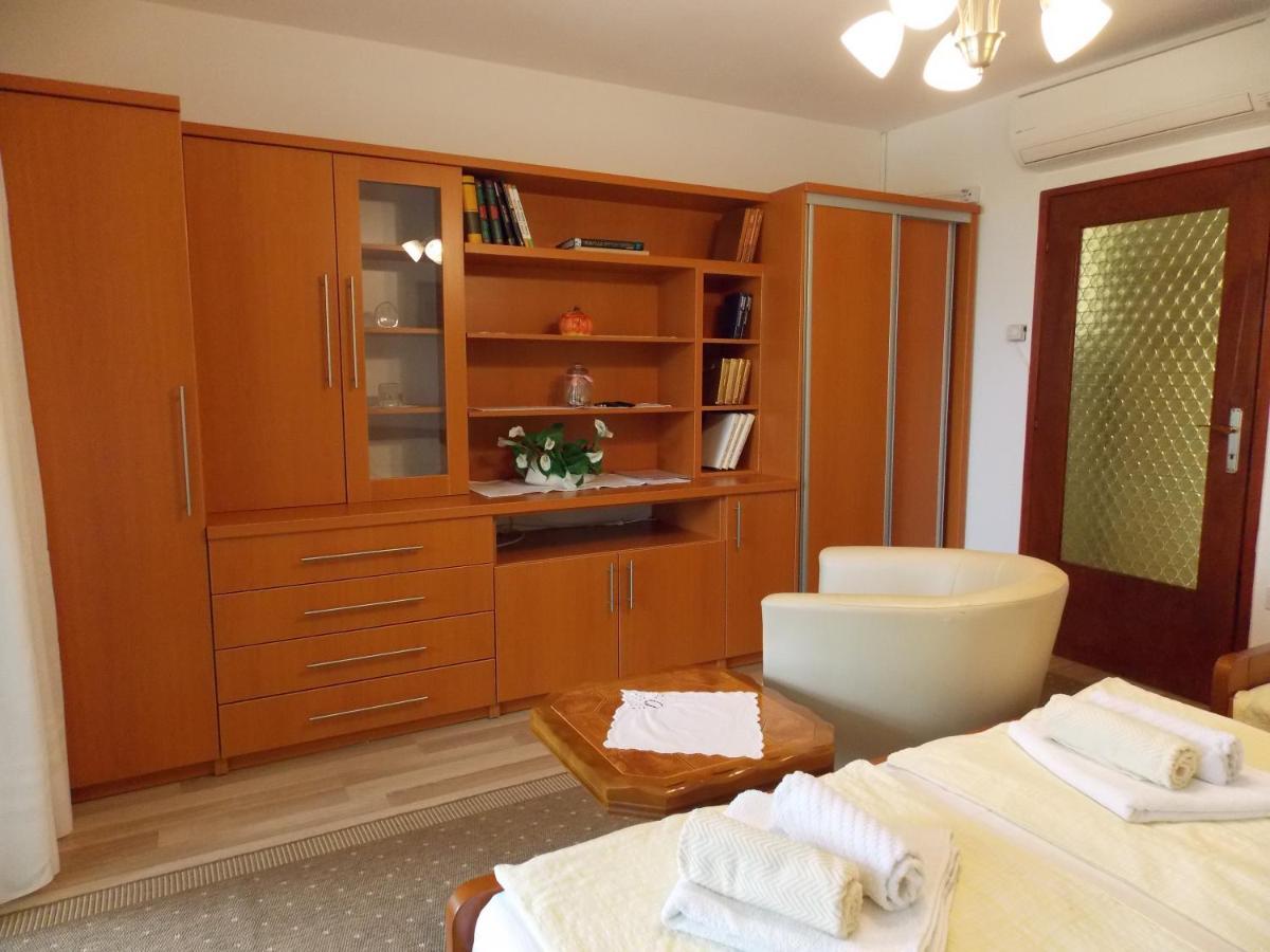 מאלינסקה Apartments Cutic מראה חיצוני תמונה