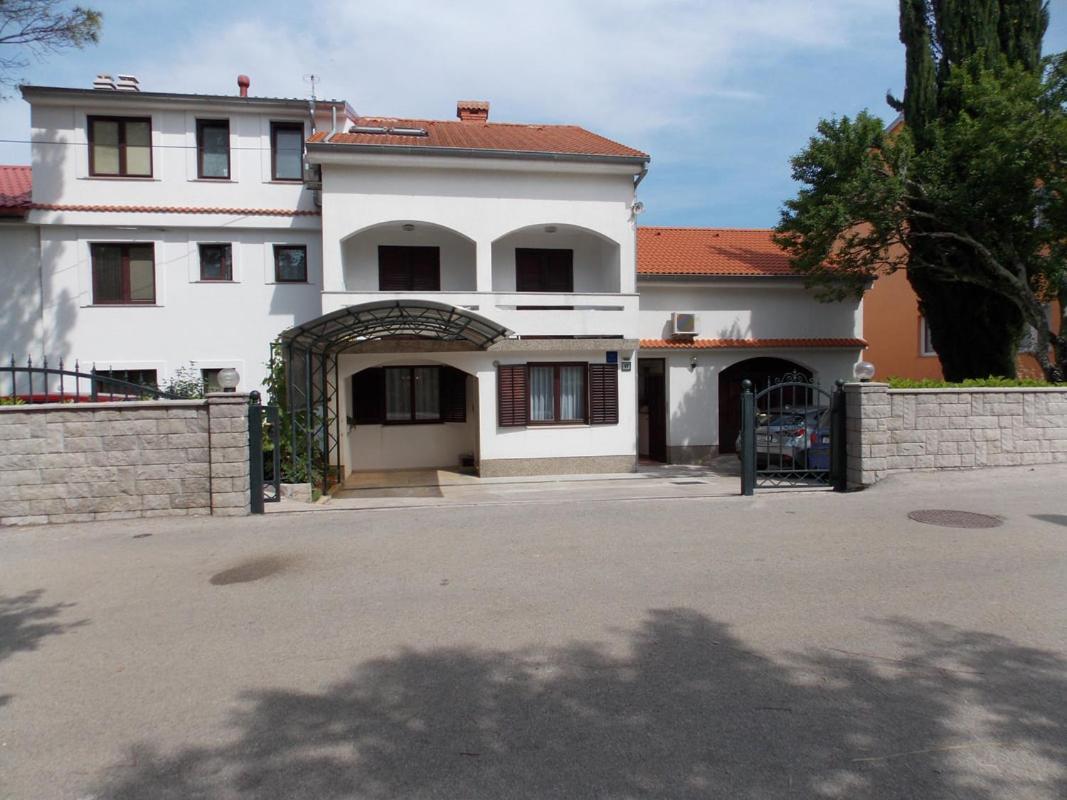 מאלינסקה Apartments Cutic מראה חיצוני תמונה
